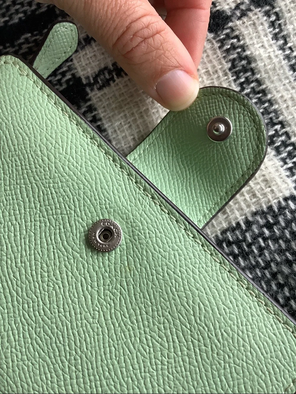 Coach medium corner zip wallet pale pistachio - Picture 7 of 11